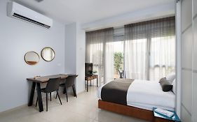 Sea Land Suites